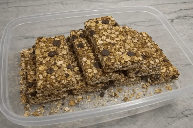 Chewy Chocolate Chip Granola Bars (No-Bake & Vegan)