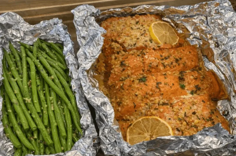 Easy Garlic Herb Butter Salmon in Foil (with Green Beans)